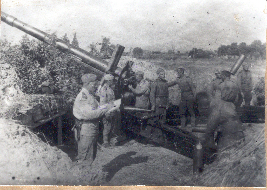 Батарею гаубиц. Батарея гаубиц «мл-20»,. Гаубица 152 мм 1943. Мл-20 гаубица в бою.