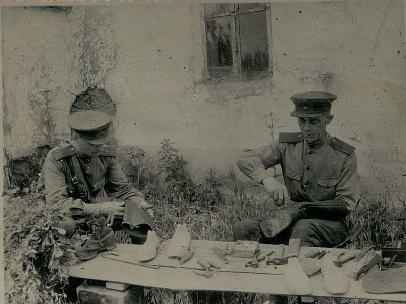 Фотография: Сапожная мастерская