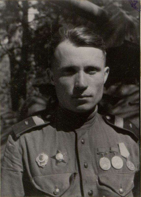 Фотография: Старший сержант радист Высокос С.И.