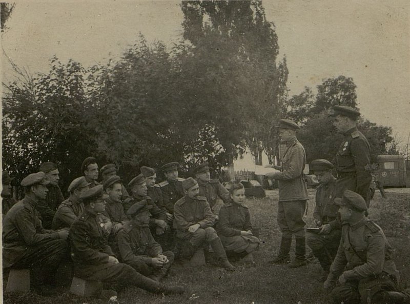 Фотография: Партийное собрание первичной организации 26.5.1944 г. С вопросом: об идейно-политическом росте коммунистов и состояние партийной дисциплины. Докладчик парторг Старший лейтенант Лазарев