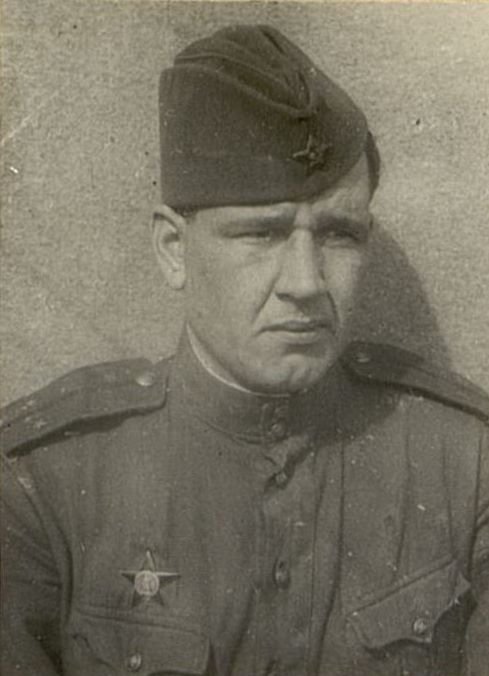 Фотография: Гвардии лейтенант Есин Павел Семенович, Командир взвода 2-й стрелковой роты