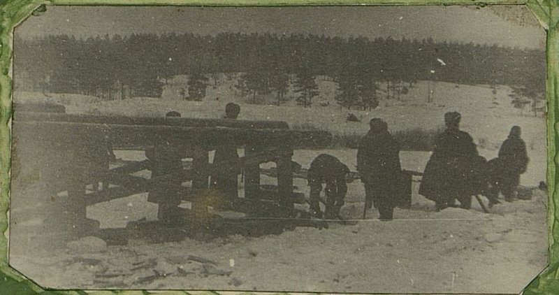Фотография: Взвод лейтенанта Ладыгина на установке рам