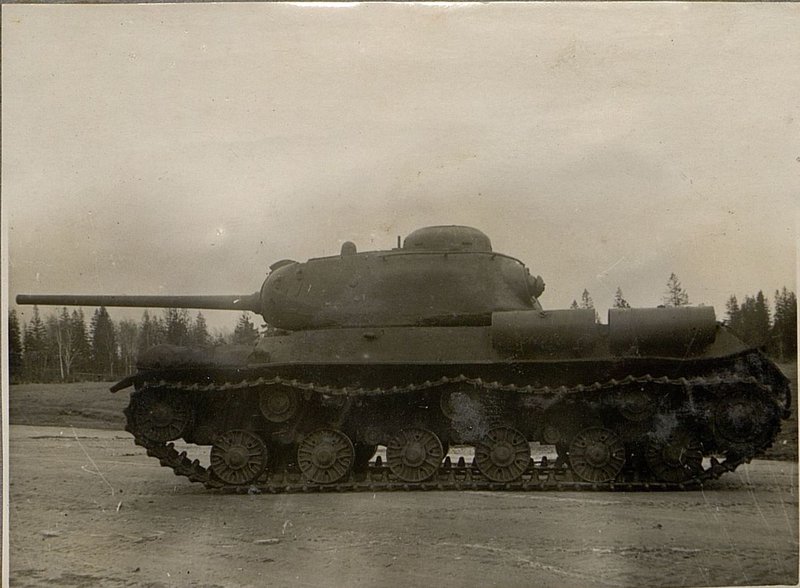 Фотография: Тяжелый танк ИС-85