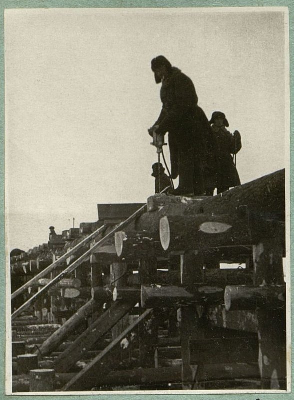 Image: Drilling holes for fastening sleepers