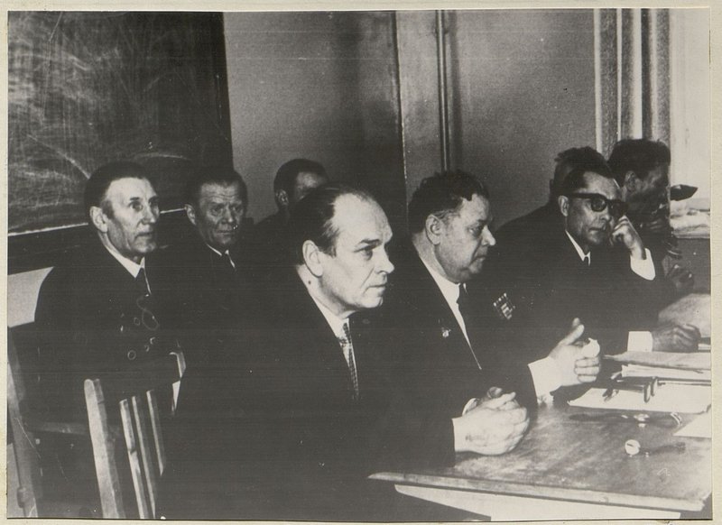 Image: Meeting of the Council of Veterans: Karpekin I.N., Kadatsky S.Z., Kononov K.V., second row: Logashin I.Ya., Alekseev S.A. 1986