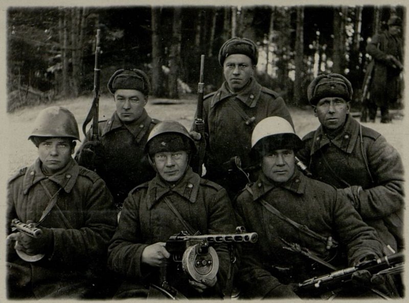 Фотография: Отличники минеры части майора Сизых
