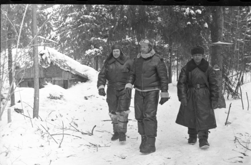 «Калининский фронт. Знаменитые лётчики М.М. Громов, А.Б. Юмашев и Г.Ф. Байдуков.»