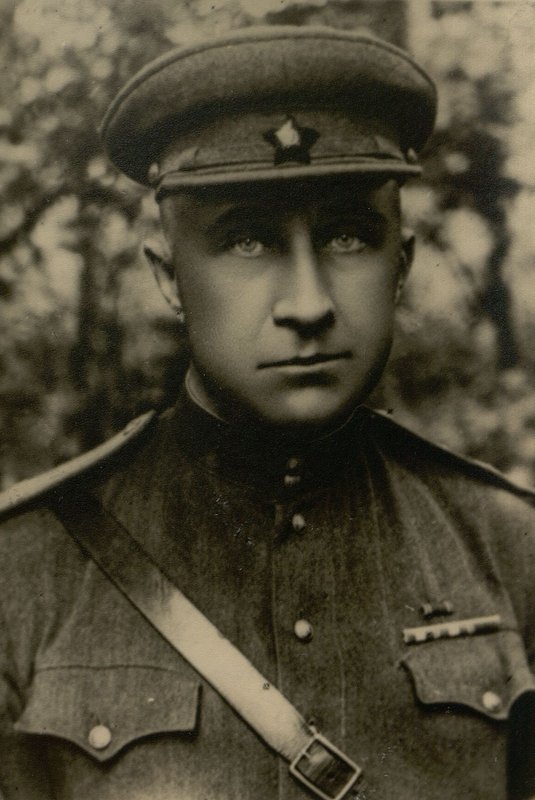 Фотография: Начальник Политотдела 31 армии полковник И.Ф. Ерохин