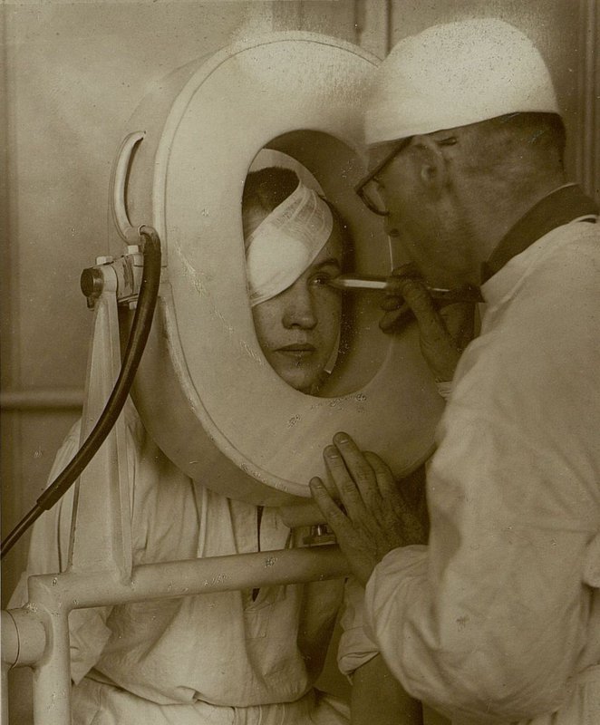 Image: Operations on the eye are performed by a Mellinger electromagnet manufactured at Uralmashzavod at the request of the hospital command