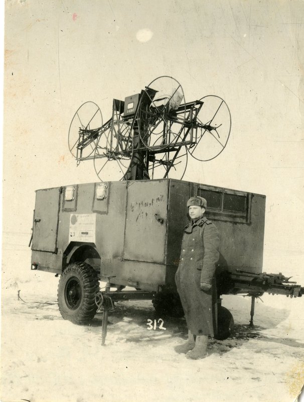 "The gunlaying radar station 'Neptune' developed at Radio Locating Plant-Institute No. 465."