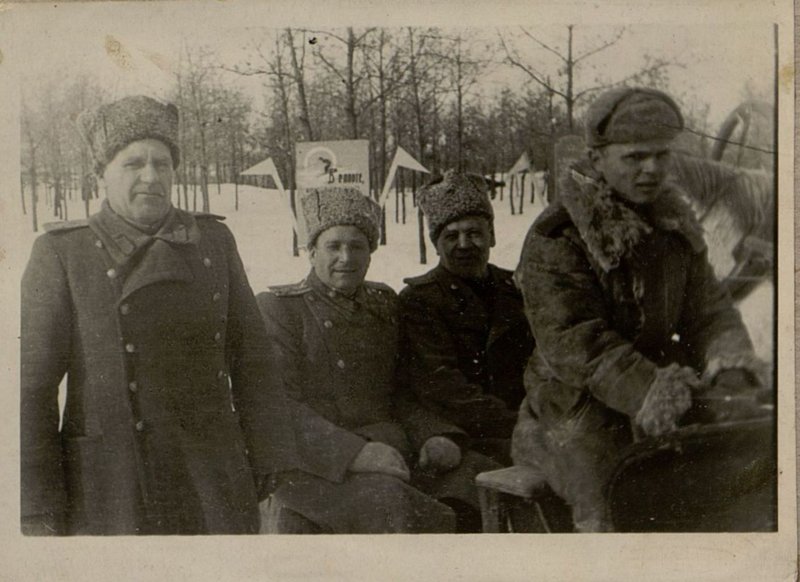 Фотография: Полковники Бывшев, Басов и Власов на старте