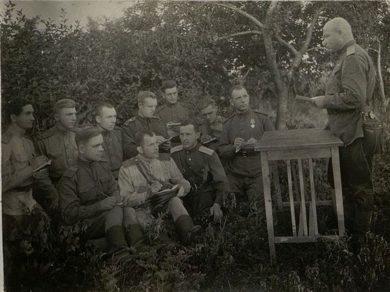 Image: Party candidate school. The lesson is conducted by the party organizer captain Tyurenkov