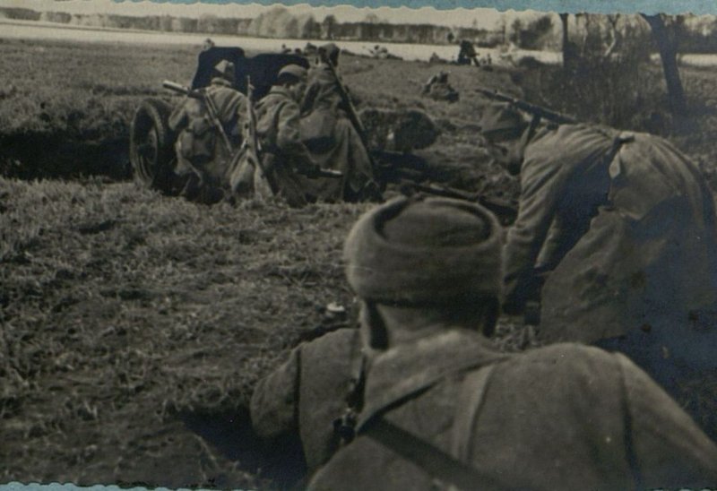 Image: Combat training in the area of the Neisse river before the start of the spring offensive in 1945