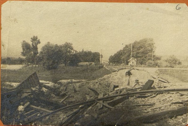 Image: Destroyed bridge and embankment over the Studena river for 33 km. Отв. 13.om Potutory-Khodorov