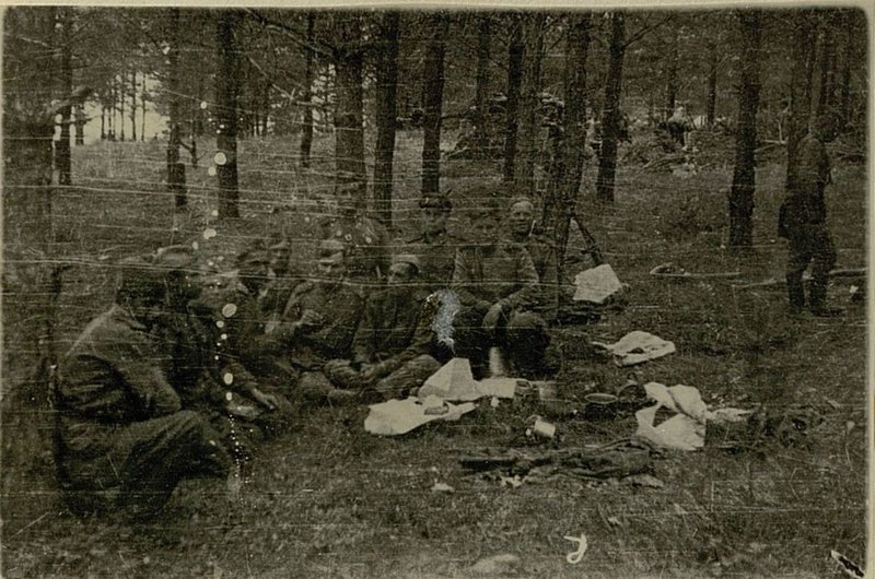Фотография: Разведчики на привале