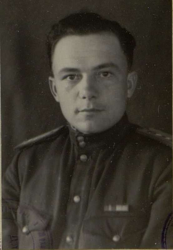 Фотография: Помощник Начальника Передового отряда (ПО) бригады по комсомольской работе Капитан Казачинский Михаил Данилович