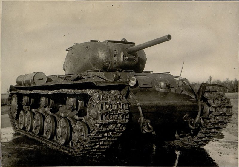 Image: Heavy tank KV-1s