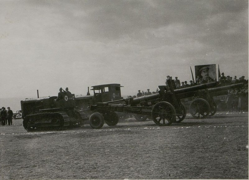 Фотография: Показ советской боевой техники болгарскому правительству и генералам