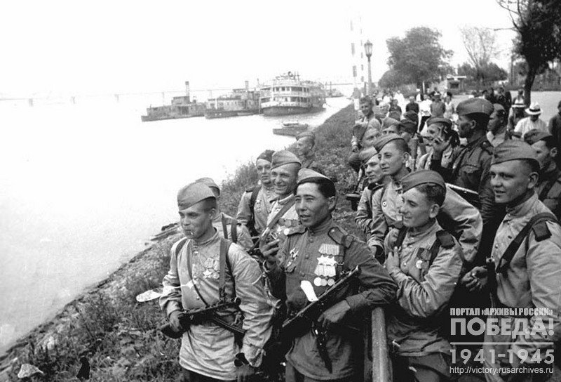 Советские воины в Харбине