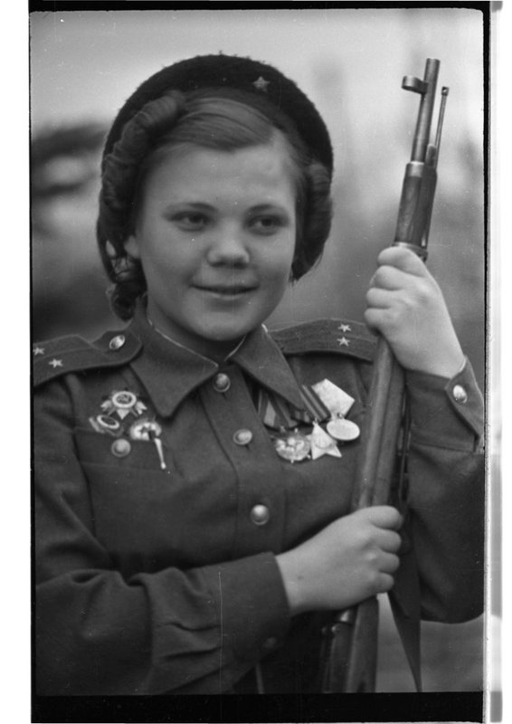 Командир женской снайперской роты 3-й Ударной армии Н.А. Лобковская