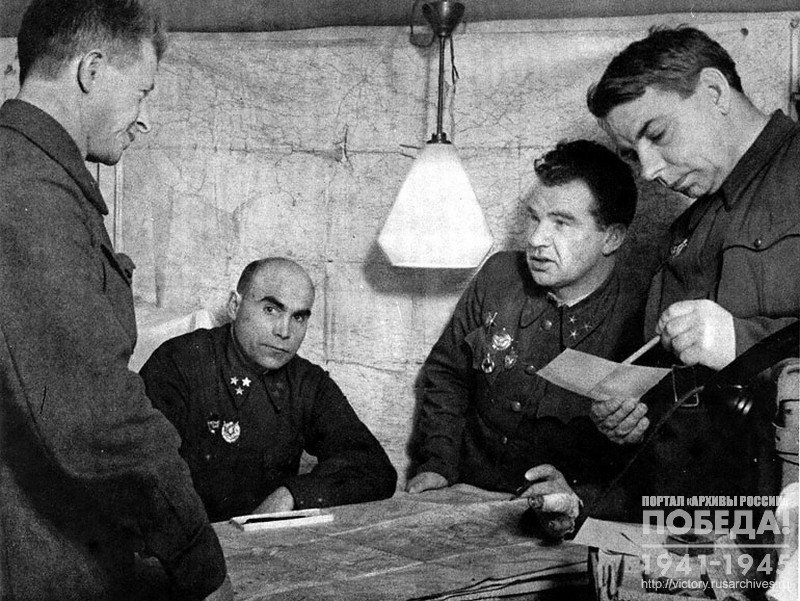 Military Council of the 62nd  Army: from left to right – Army Staff Chief Krylov N.I., Army Commander Chuikov V.I., Military Council member Gurov K.A. and Commander of the 13th Guards Rifle Division Rodimtsev A.I