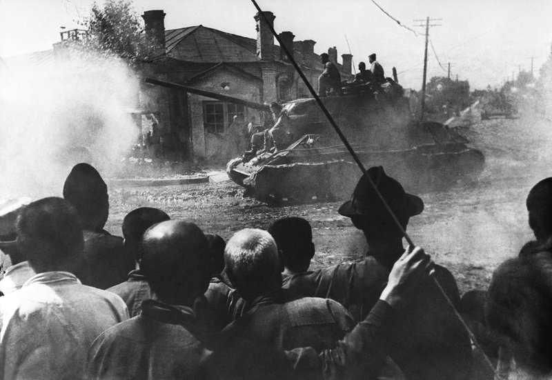 Советские танки Т-34-85 в городе Харбин