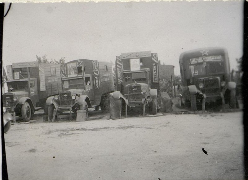 Фотография: спец-машины полевого автомобильного ремонтного батальона (ПАРБа)