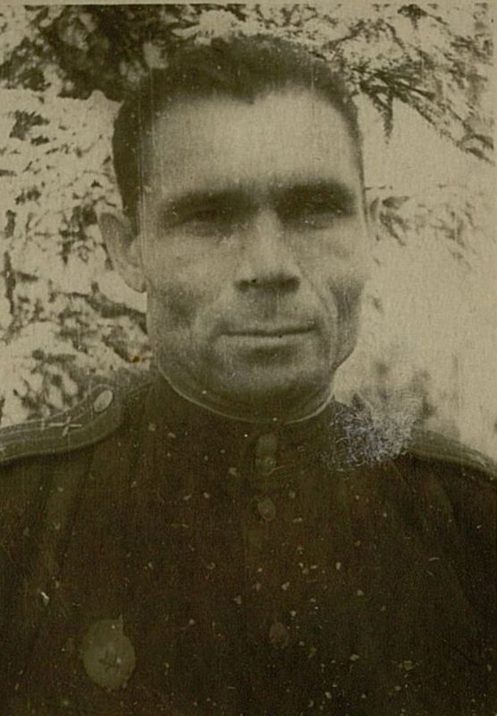 Image: Lieutenant Colonel Makhrinsky Ivan Yakovlevich. Vreede of the commander of the 94th Guards artillery regiment of the 43rd Guards Latvian Rifle Division