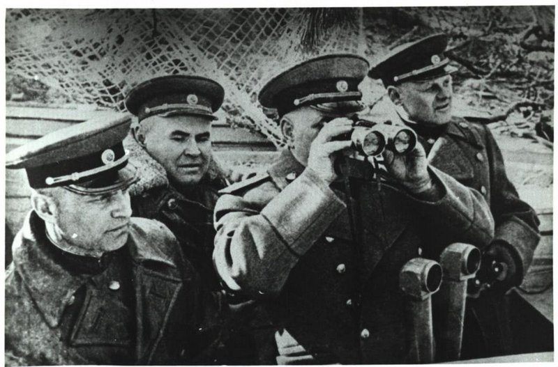 Слева направо: В.И. Казаков, Н.А. Антипенко, Г.К. Жуков, К.Ф. Телегин