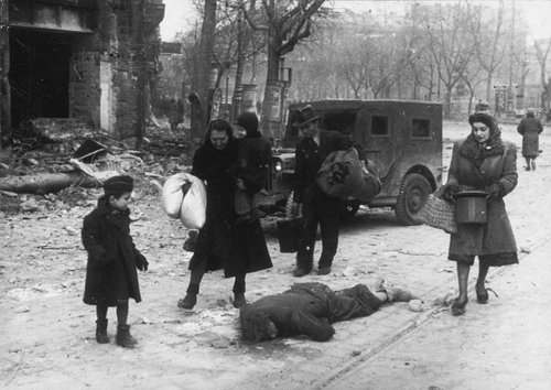 Return of refugees. Berlin