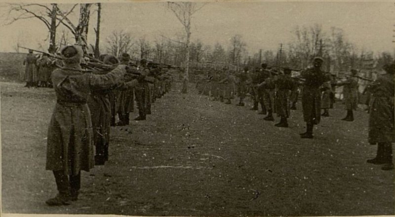 Фотография: На политзанятиях