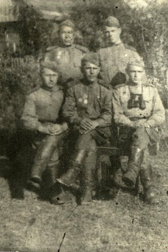Scouts of the 3rd battery of the 1st division of the 666th artillery regiment. Sitting first on the right - Vasily Semenovich Grishchenko
