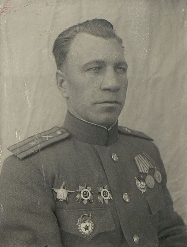 Фотография: Заместитель Командира полка, и начальник полит. отдела гвардии майор Горбунов