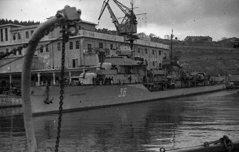 Эсминец «Свободный» у причала в Южной бухте
