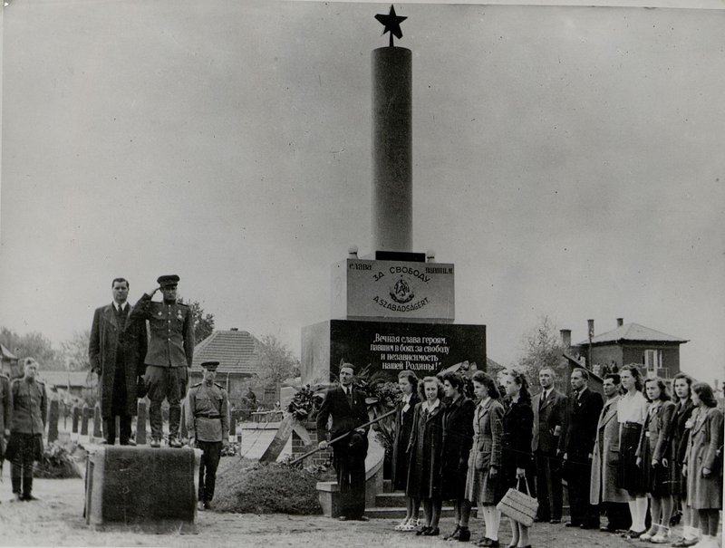 Image: A common monument at the military cemetery. Funeral rally on the occasion of the opening of the cemetery (Chepel district)