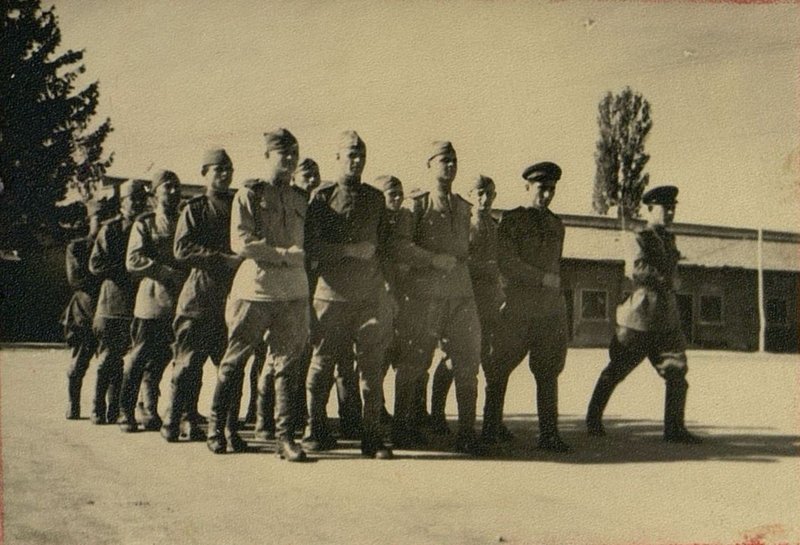 Image: 1 company in drill training