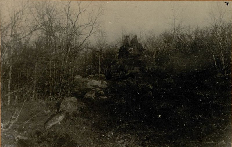 Фотография: Танк Т-34 в движении по каменному грунту в районе кв. 0480