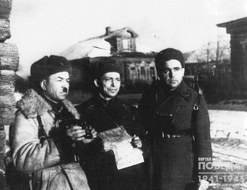 Commander of the 316th Guards Rifle Division, Major -General Panfilov I.V. (left), the chief of staff Serebryakov I.I. and senior battalion commissar Egorov S.A. discussing the battle plan