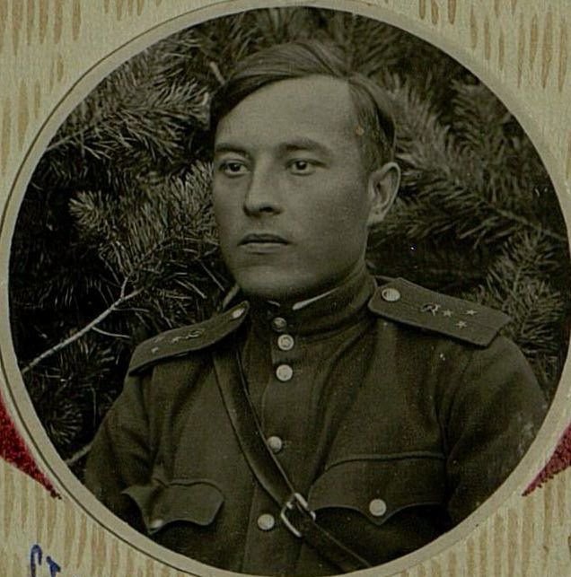 Фотография: Cтарший лейтенант административной службы Феоктистов Н.Е. Заведующий делопроизводством