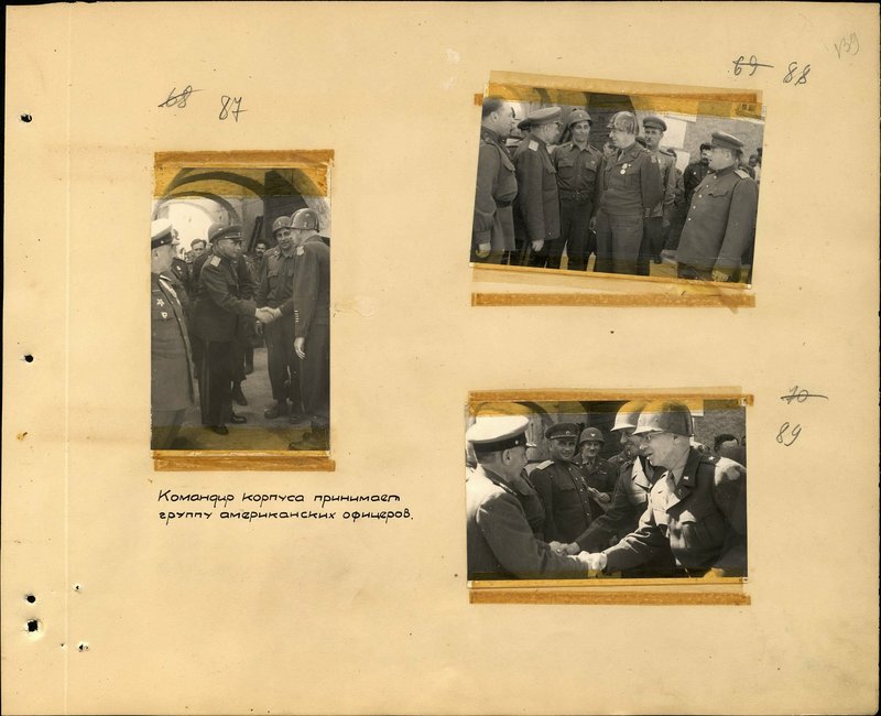 Original image: The corps commander receives a group of American officers