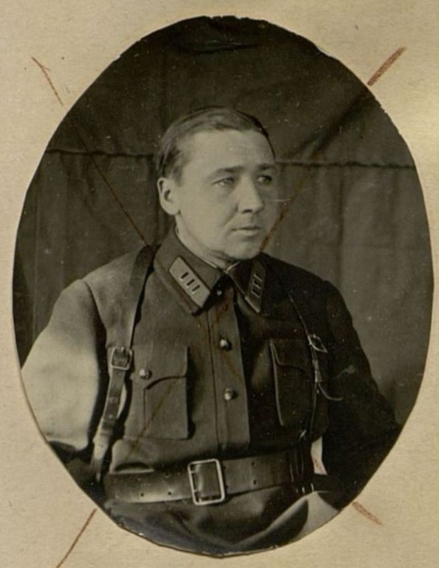 Фотография: Гайлит Ян Янович. Помощник командира по политической части