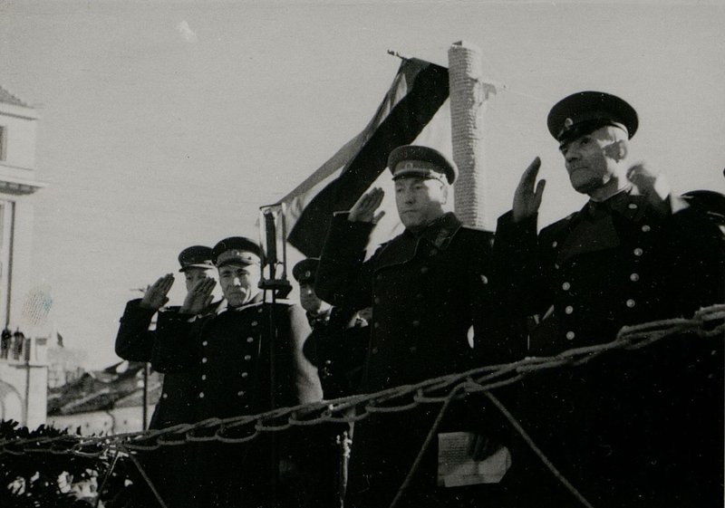 Фотография: Установление мемориальной доски у храма-мавзолея в г. Плевен