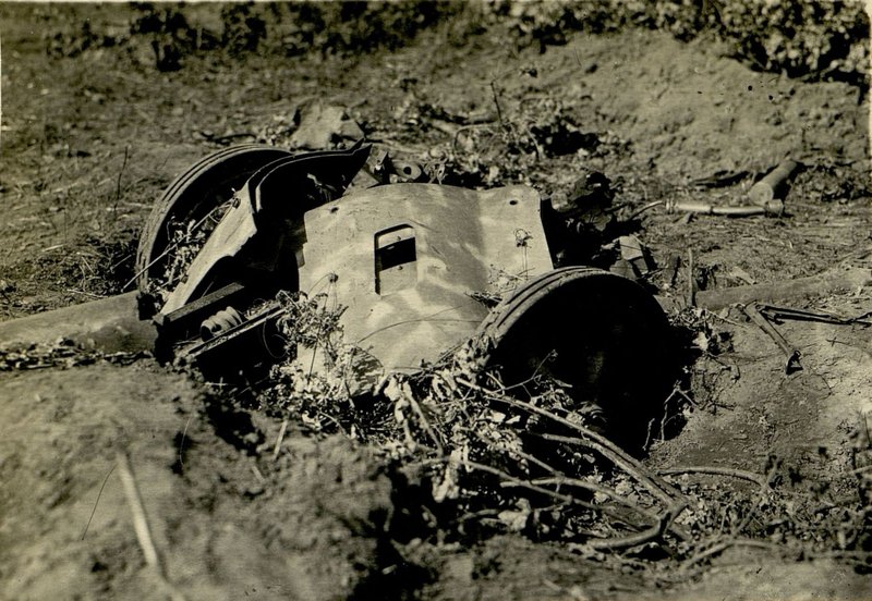 Image: A pile of metal remains from the German gun