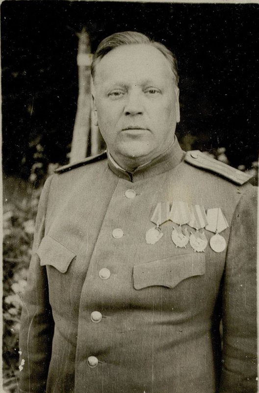 Фотография: Заместитель командира дивизии по строевой части полковник Станис