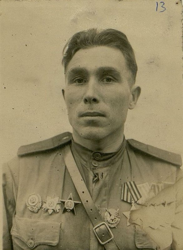Фотография: Один из лучших разведчиков нашей дивизии старший сержант товарищ Козлов