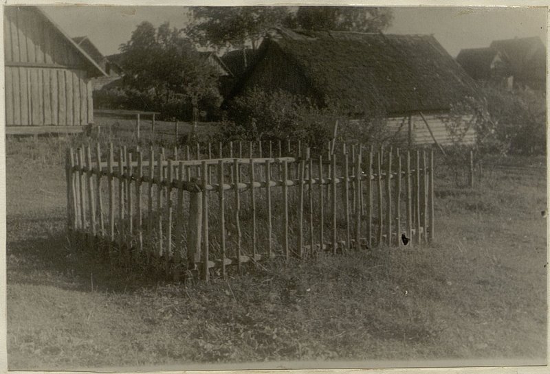 Image: Military burial of unknown soldiers, Smorgon district, Voistomsky village council, Voistom