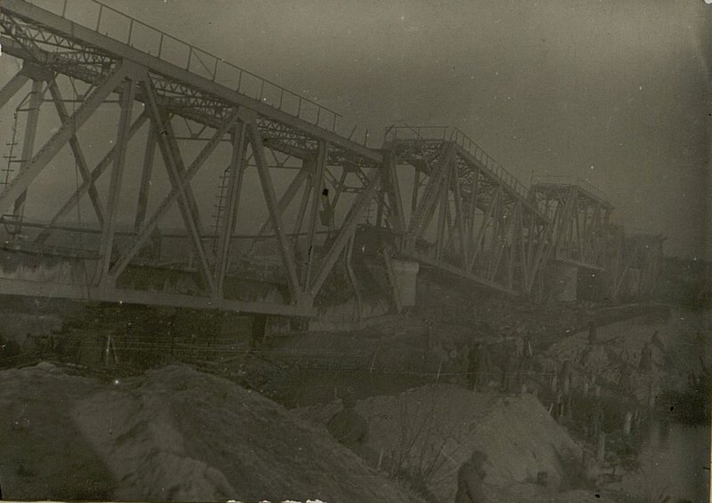 Фотография: Мост через реку Ипуть на 5 км линии Ипуть-Костюковка - разрушен в 1941 г.