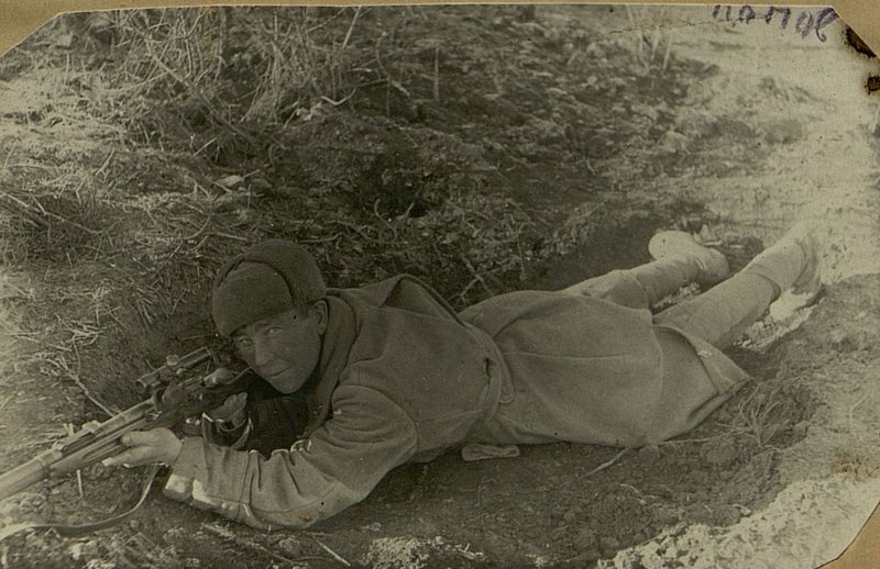 Фотография: Отважный снайпер коммунист Попов А.В.