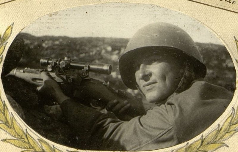 Фотография: Снайпер Булава на огневой позиции