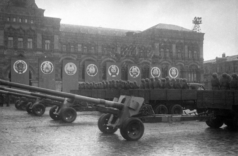 «Парад победы на Красной площади.»